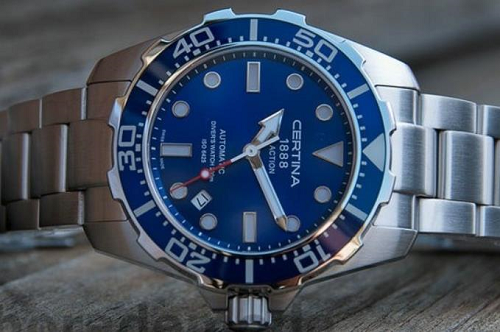 雪铁纳动能系列两地时机械腕表哪款好看？