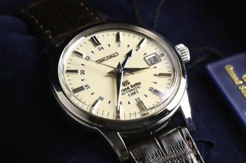 冠蓝狮日本公价是不是比国内的更便宜呢？