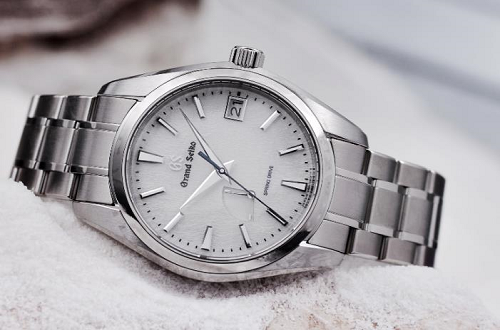 冠蓝狮手表保养，要到售后去吗？