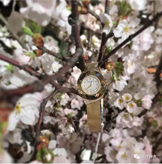 现在，资深的美少女都有一款手链表