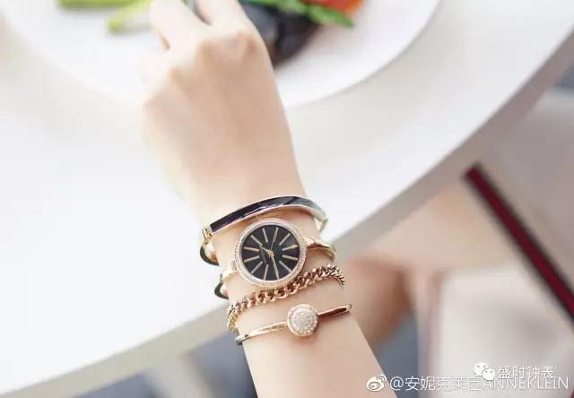 现在，资深的美少女都有一款手链表
