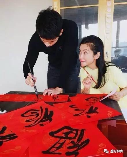 我能想到44岁女人最美的样子,大概就是李冰冰这样