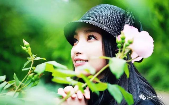 我能想到44岁女人最美的样子,大概就是李冰冰这样