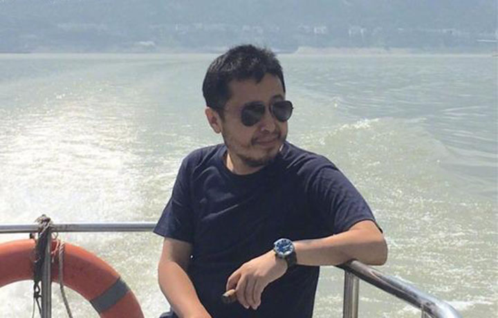 贾樟柯戴什么表？