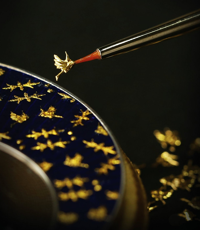 雅克德罗六款全新腕表惊艳亮相—金箔雕花珐琅工艺