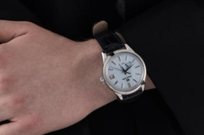 日本冠蓝狮手表大概什么价位？