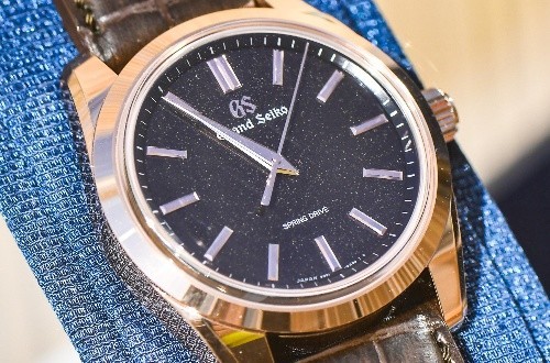 为什么很多人都对精工gs冠蓝狮的手表比较喜欢呢？