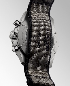 浪琴表先行者系列飞返计时腕表推出全新钛合金款式