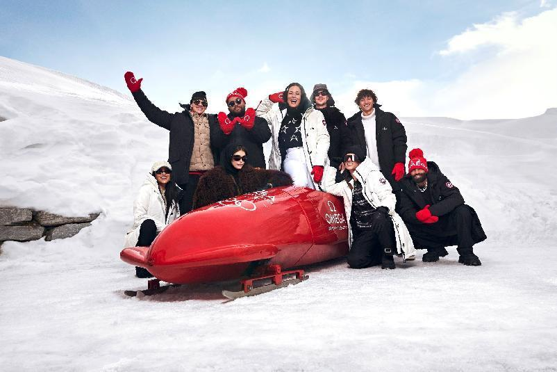 欧米茄携群星体验有舵雪橇运动的冰上竞速